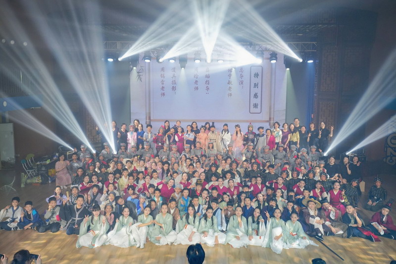 全体五年级老师.jpg