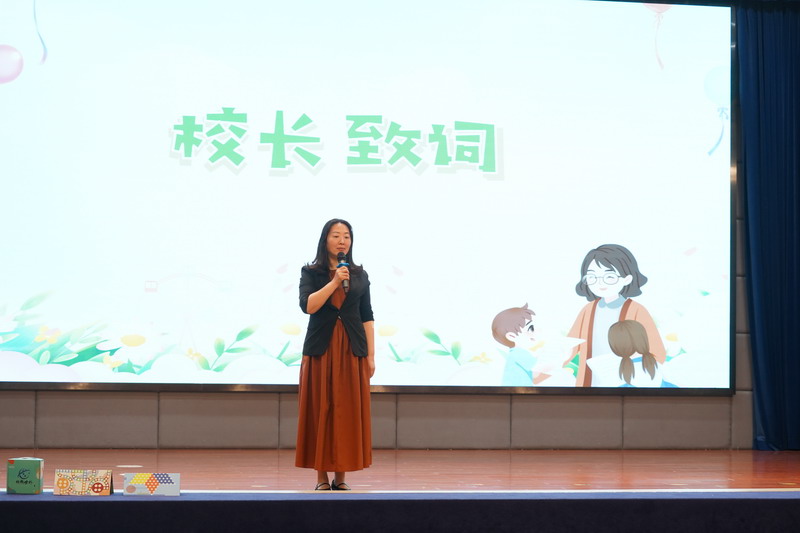 校长发言.JPG