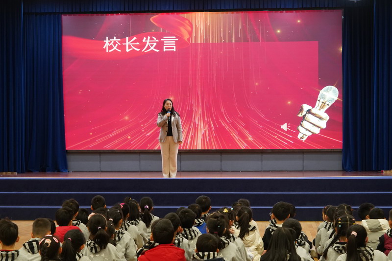校长发言.JPG